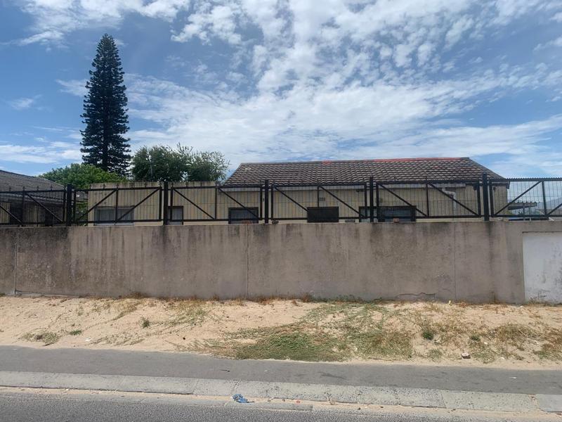 5 Bedroom Property for Sale in Russels Rest Western Cape